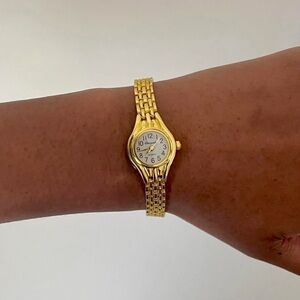Elegant Gold Women's Watch with White Dial